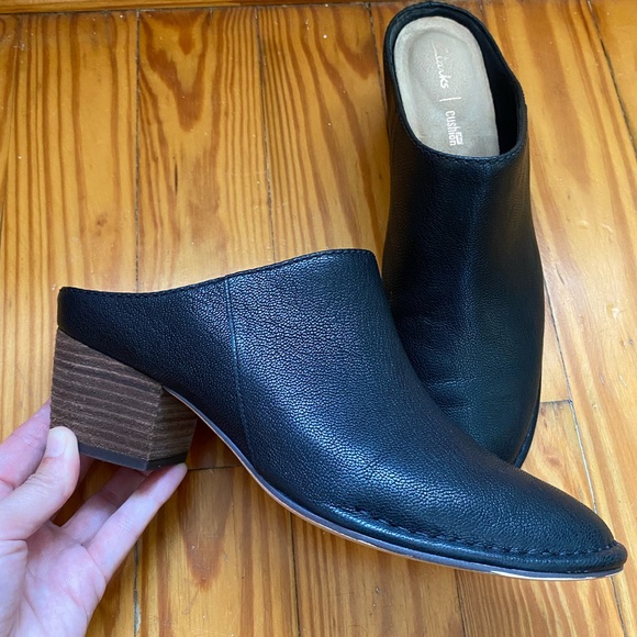 LIKE NEW Clarks Isla Black Leather Mules Size 9.5 - Picture 6 of 6